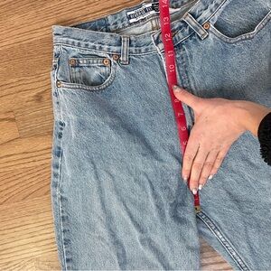 Vintage Gap Reverse Fit High Rise barrel-esque shape